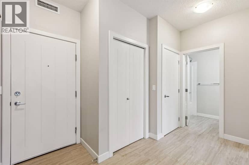 210, 20 Royal Oak Plaza NW, Calgary, photo 5