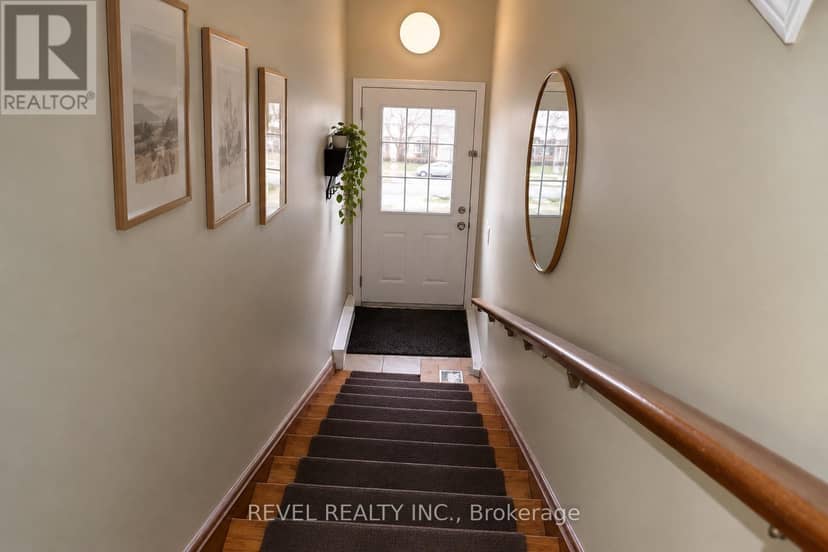 2752 Bur Oak Avenue, Markham, photo 2