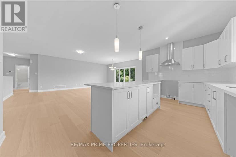 465 Pioneer Road — photo 14 of 40