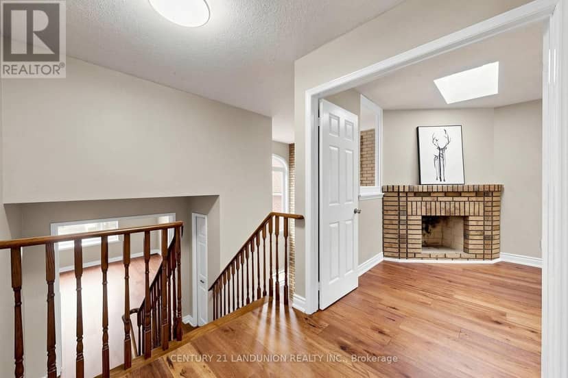 4223 Lastrada Heights — photo 19 of 34
