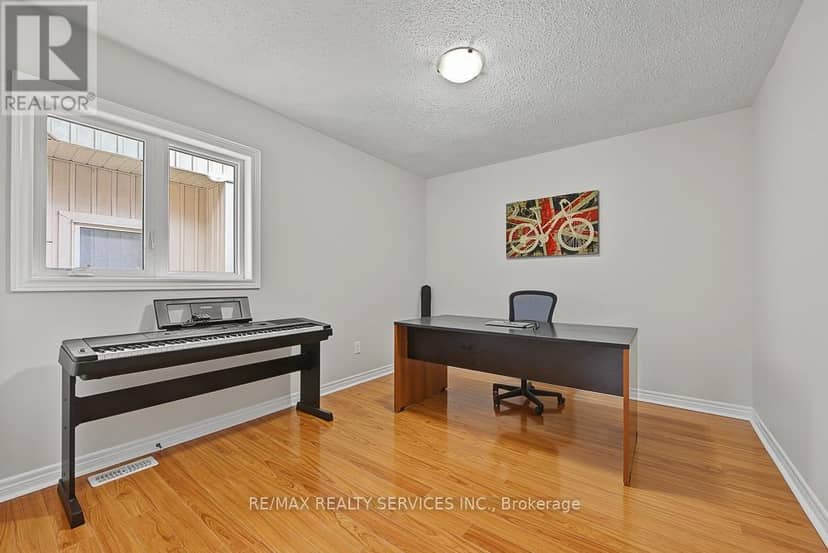 30 Naperton Drive — photo 32 of 40