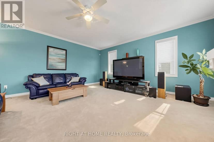 58 Treeline Boulevard — photo 14 of 40
