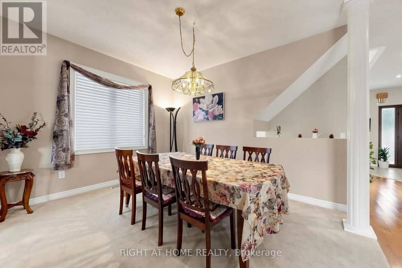 58 Treeline Boulevard — photo 9 of 40