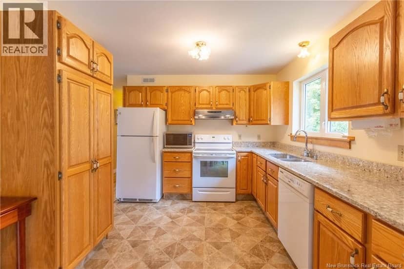 18 Harris Drive — photo 10 of 38