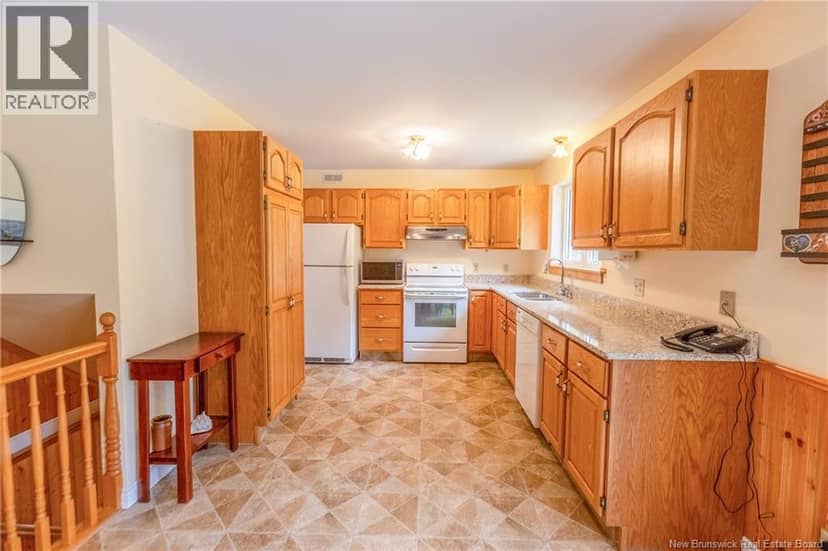 18 Harris Drive — photo 9 of 38