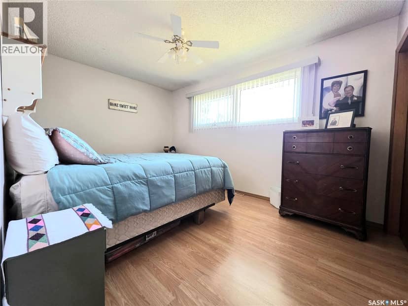 101 Fraser AVENUE — photo 14 of 40