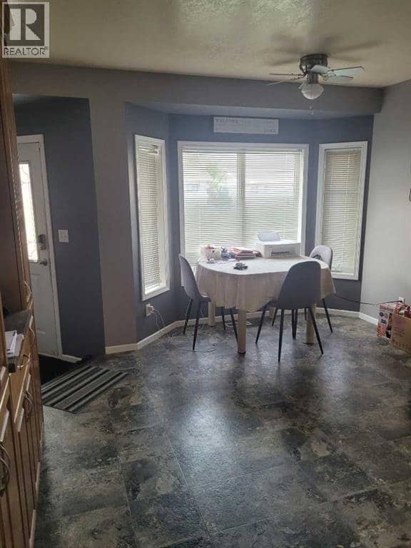 9713 105 Avenue — photo 9 of 30