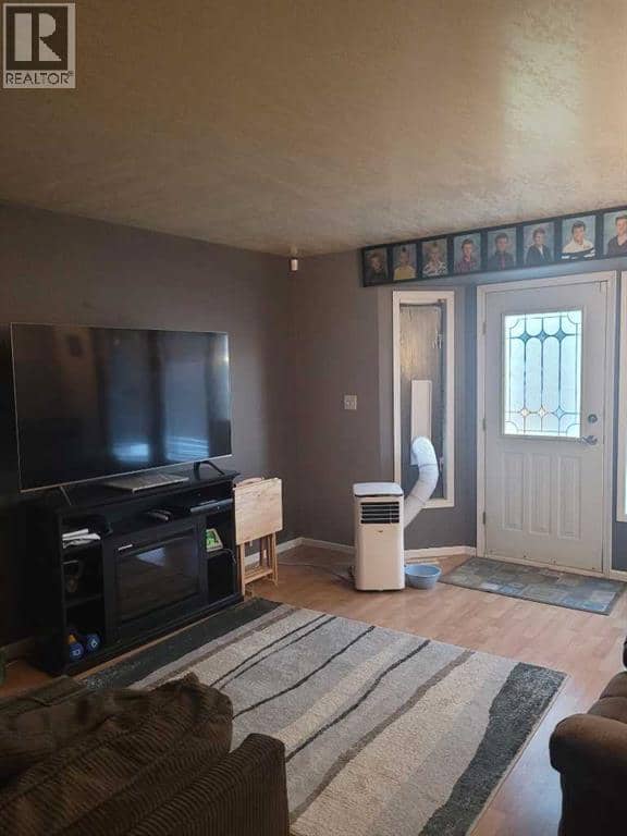 9713 105 Avenue — photo 12 of 30