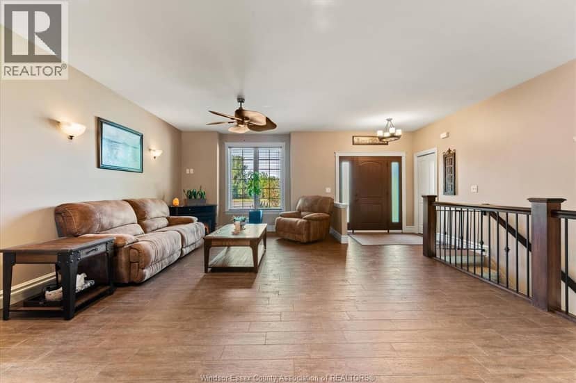 402 COUNTY RD 34 West — photo 8 of 40