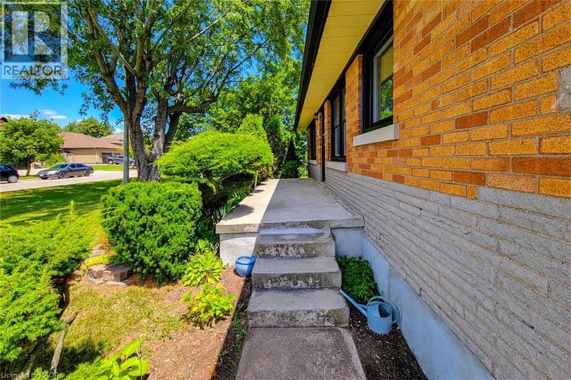 220 WINONA Road, Stoney Creek, photo 7