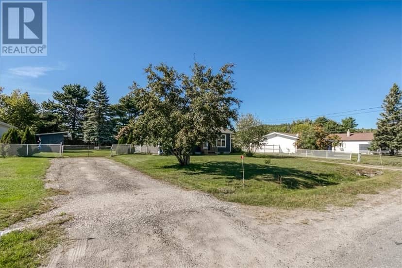 21 Roberta Avenue — photo 14 of 40