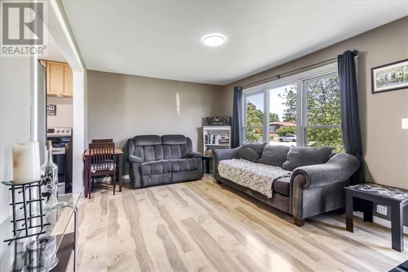 21 Roberta Avenue — photo 19 of 40