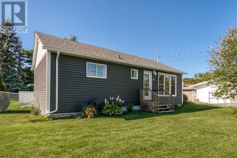 21 Roberta Avenue — photo 34 of 40