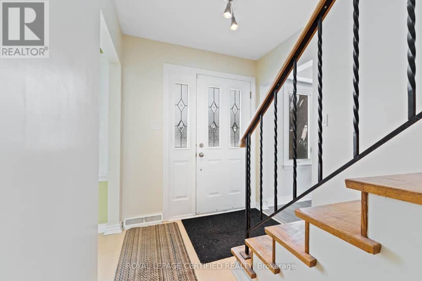 247 Grove Street E, Barrie, photo 2