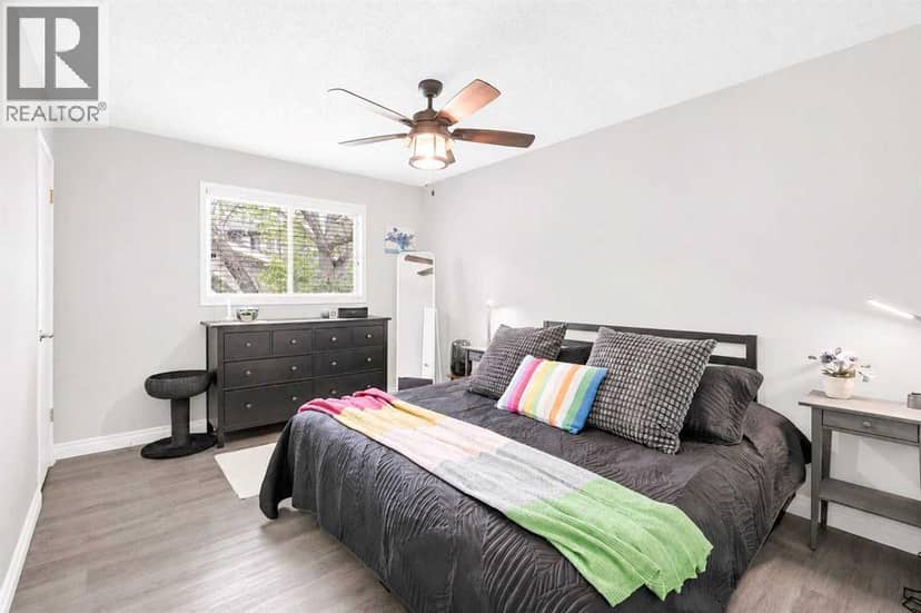 1840 33 Avenue SW — photo 13 of 28