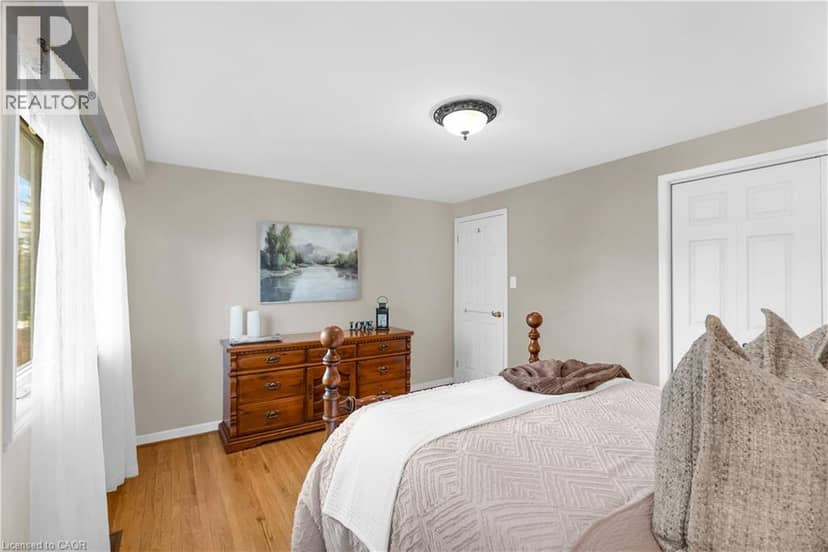 11 DAWSON Crescent — photo 32 of 40