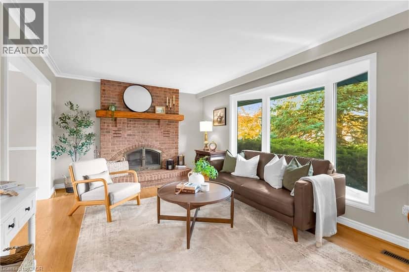 11 DAWSON Crescent — photo 12 of 40