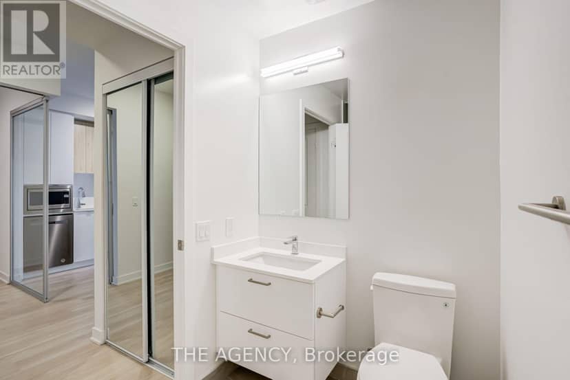 1108 - 30 Upper Mall Way — photo 15 of 26