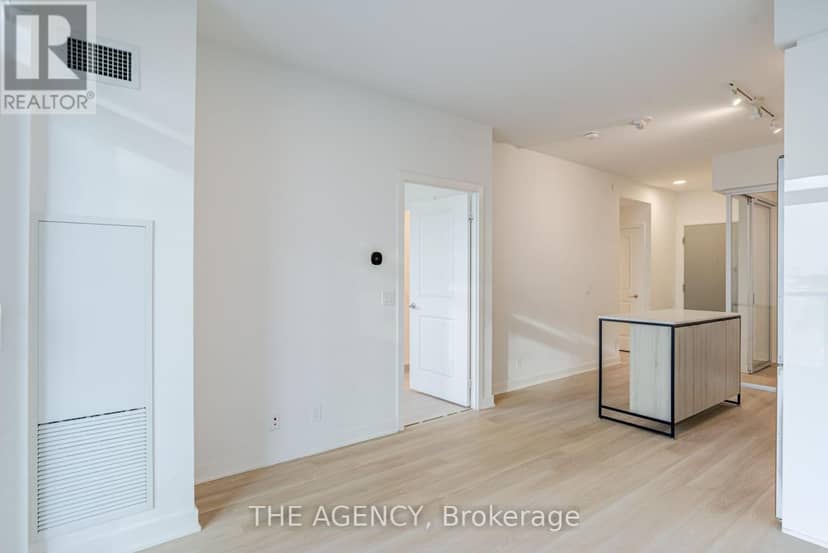1108 - 30 Upper Mall Way — photo 5 of 26