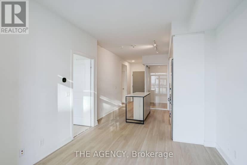 1108 - 30 Upper Mall Way — photo 7 of 26