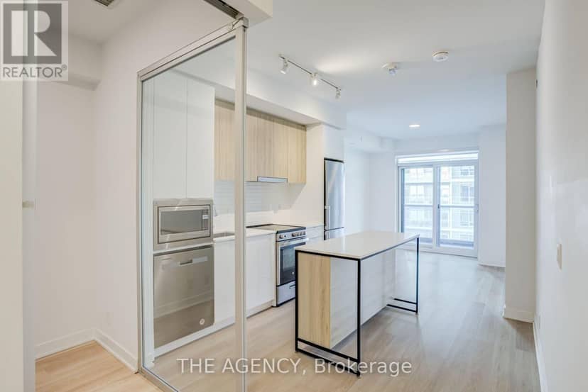 1108 - 30 Upper Mall Way — photo 4 of 26