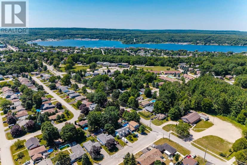 4 Dunlop Street, Penetanguishene, photo 2