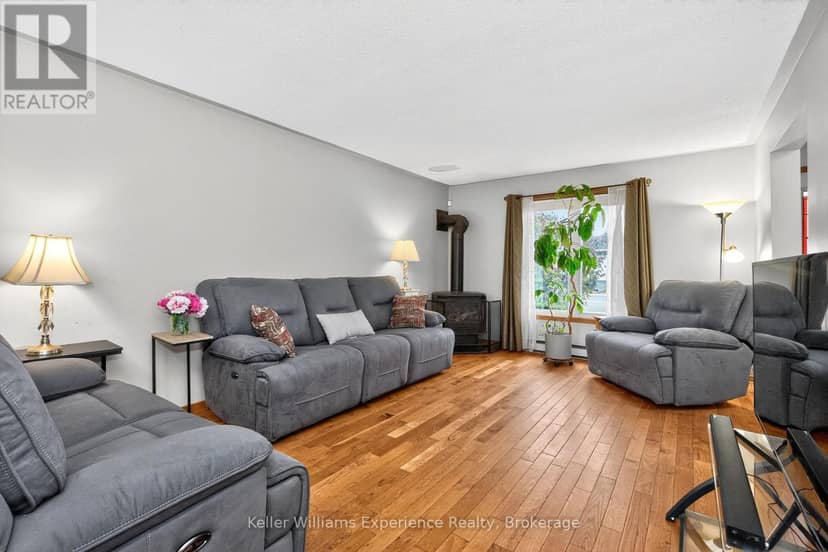 4 Dunlop Street, Penetanguishene, photo 3