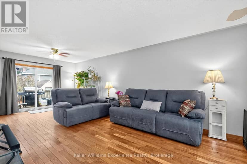 4 Dunlop Street, Penetanguishene, photo 4