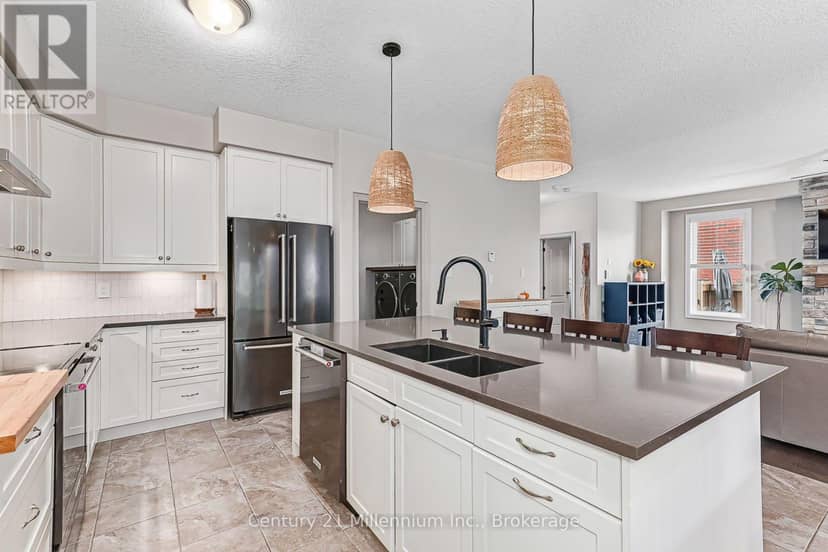 13 Gilpin Crescent — photo 11 of 40