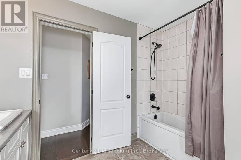 13 Gilpin Crescent — photo 16 of 40
