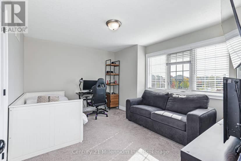13 Gilpin Crescent — photo 17 of 40