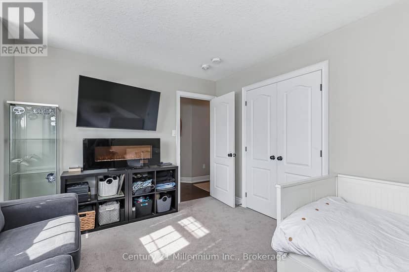 13 Gilpin Crescent — photo 18 of 40