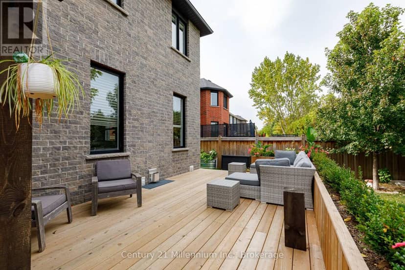 13 Gilpin Crescent — photo 40 of 40