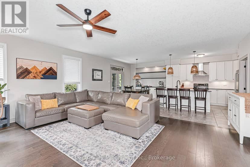 13 Gilpin Crescent — photo 9 of 40