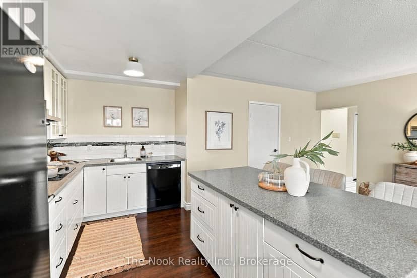 507 - 144 Queen Street — photo 11 of 40