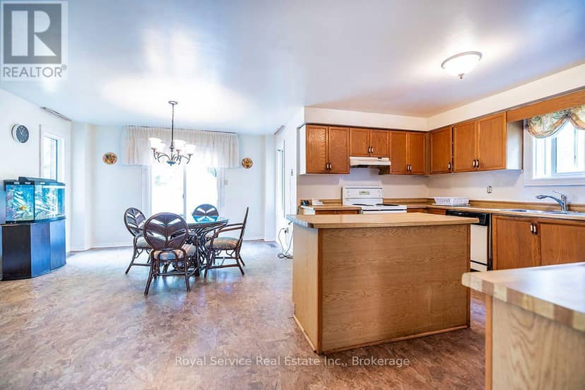 516 Palmtree Crescent — photo 11 of 40