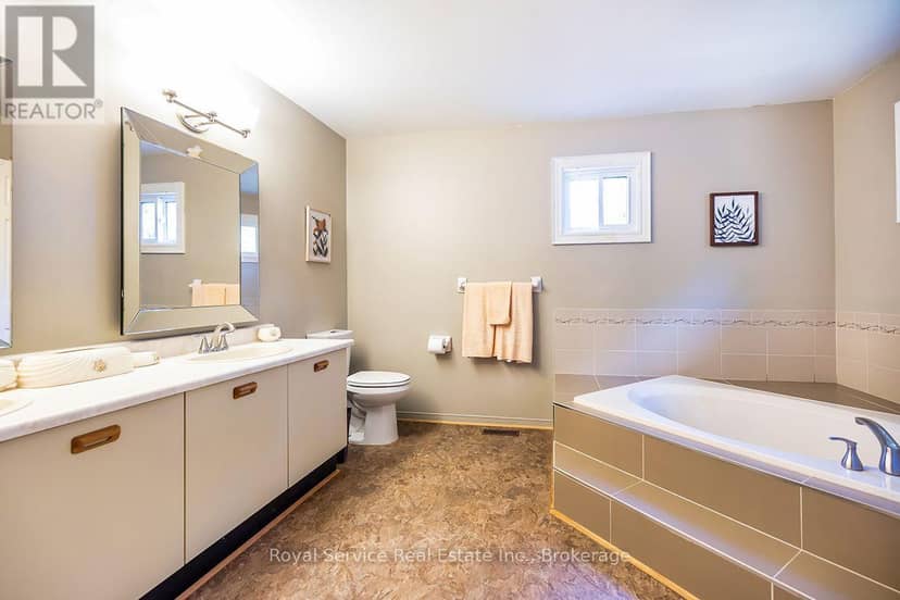 516 Palmtree Crescent — photo 31 of 40