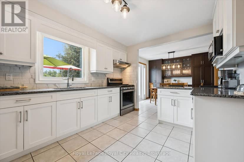 24 Greenwich Drive — photo 12 of 39