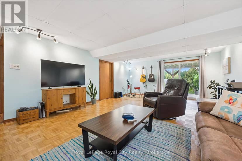 24 Greenwich Drive — photo 24 of 39