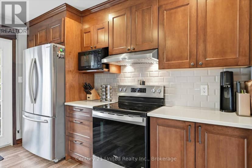5 Emily Court — photo 10 of 40