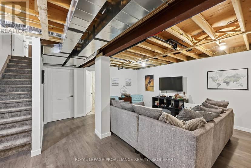 1205 Max Crescent — photo 35 of 40