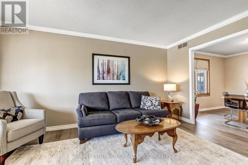 79 Ashley Crescent, London South, photo 5