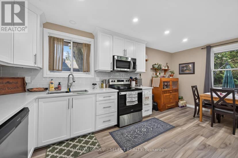 183-185 Vancouver Street — photo 23 of 40