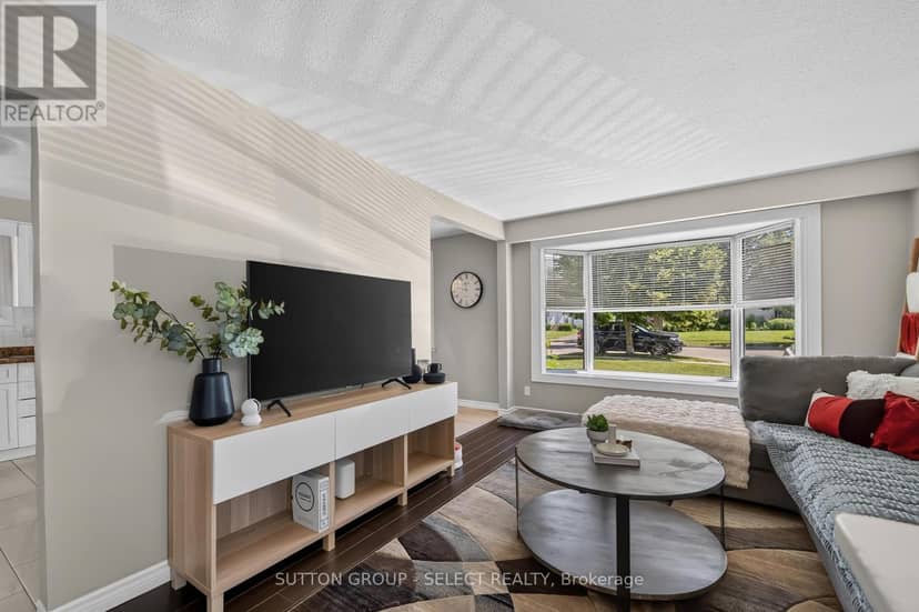 183-185 Vancouver Street — photo 4 of 40