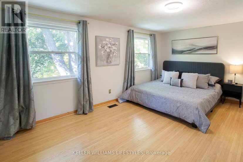 235 Homestead Crescent — photo 17 of 38