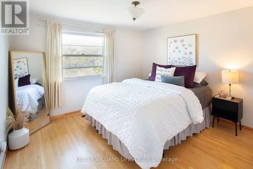 235 Homestead Crescent — photo 19 of 38