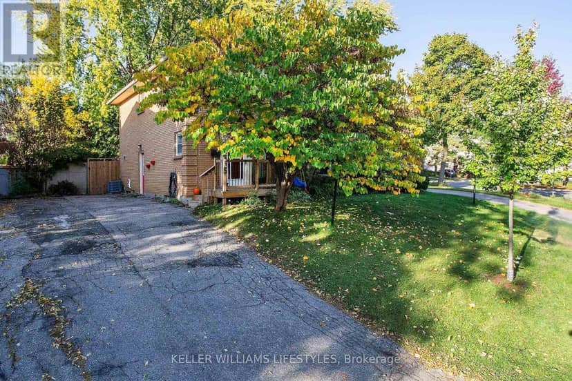 235 Homestead Crescent, London North, photo 3