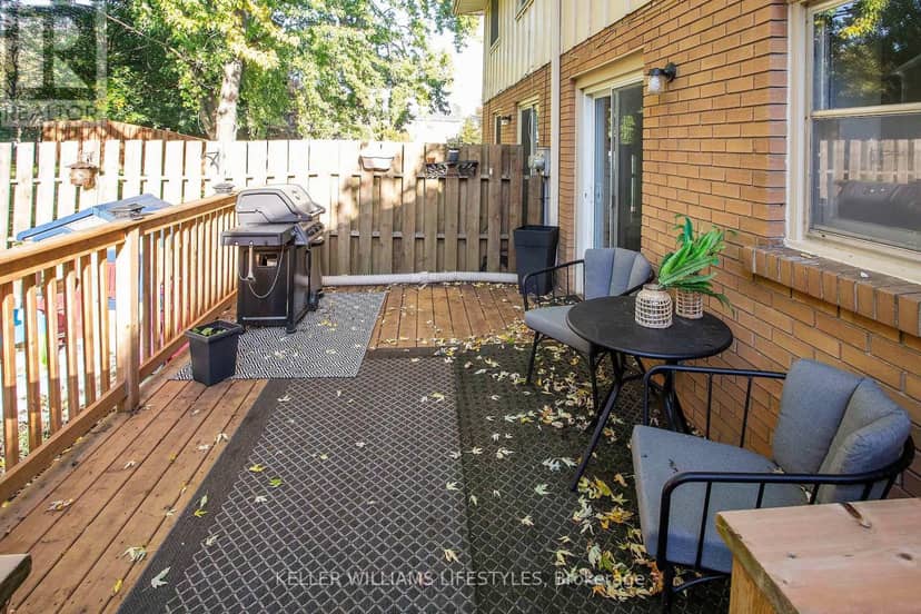 235 Homestead Crescent — photo 33 of 38