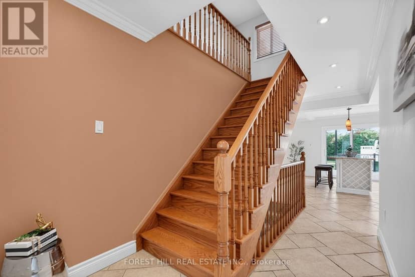 1068 Wildwood Drive, Newmarket, photo 3