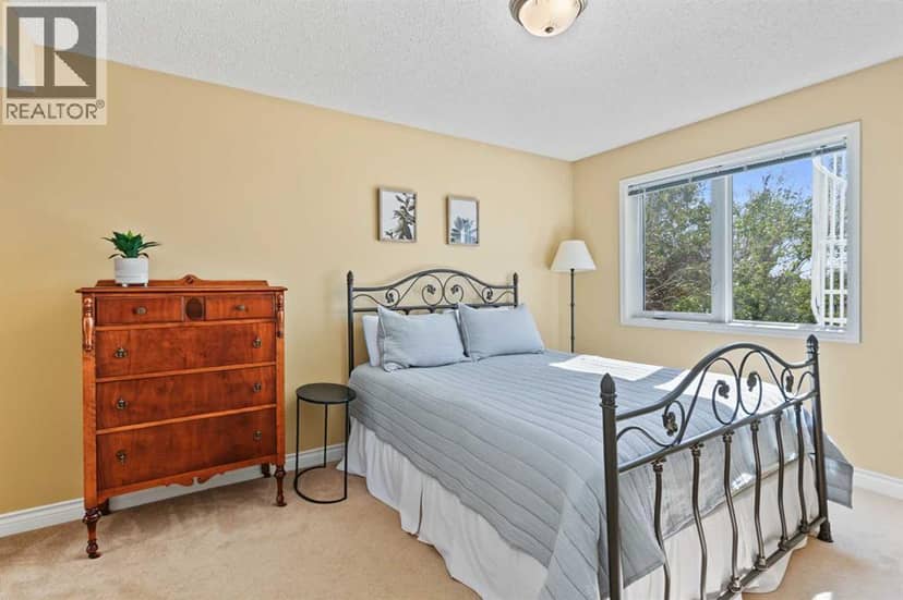 32 Mt Kidd Point SE — photo 31 of 40